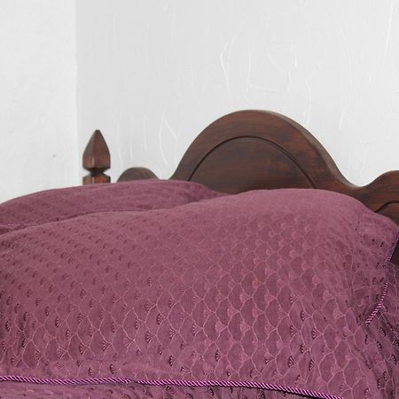Krapi Guesthouse Treimani Pokoj fotografie