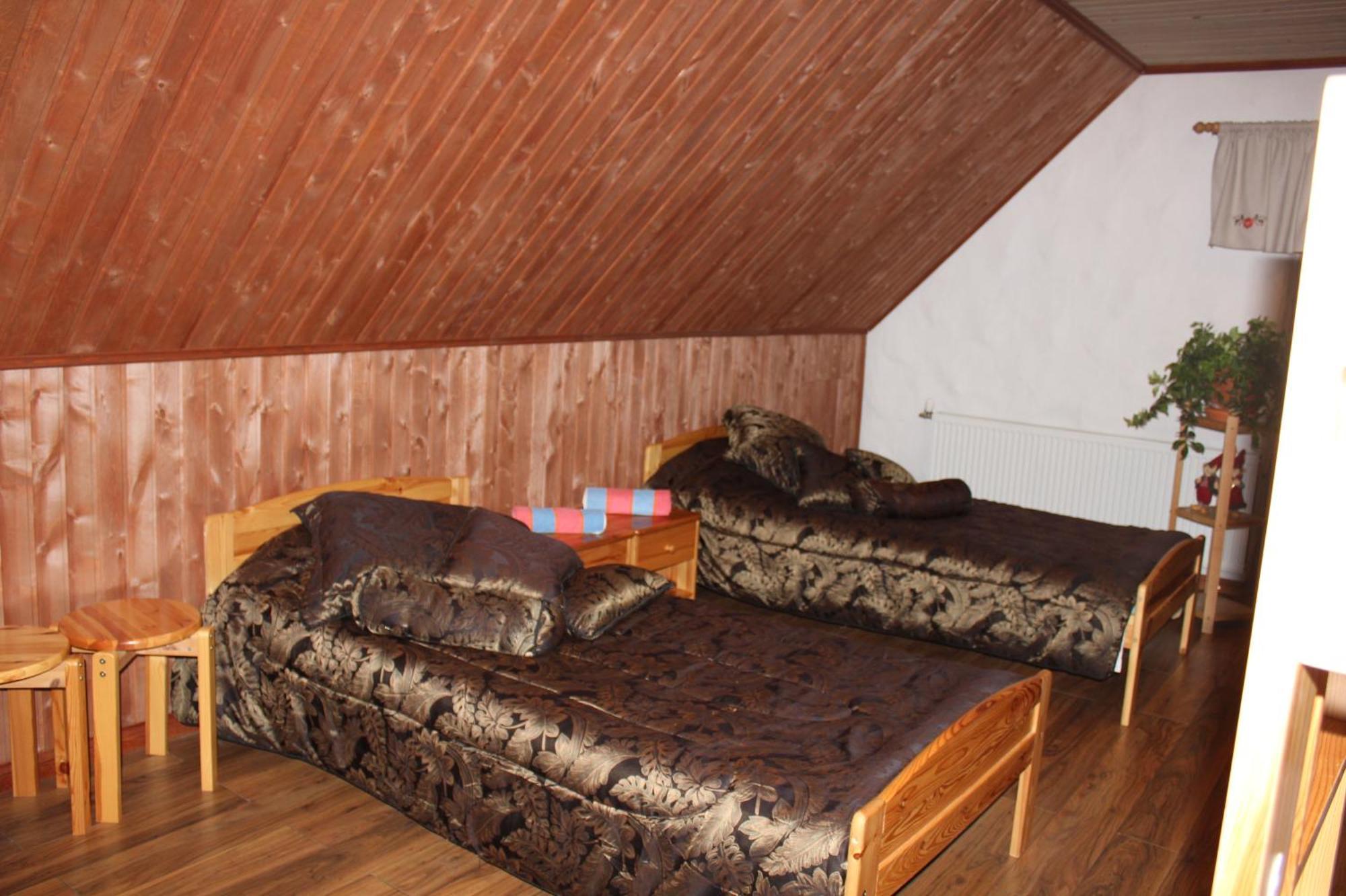 Krapi Guesthouse Treimani Pokoj fotografie