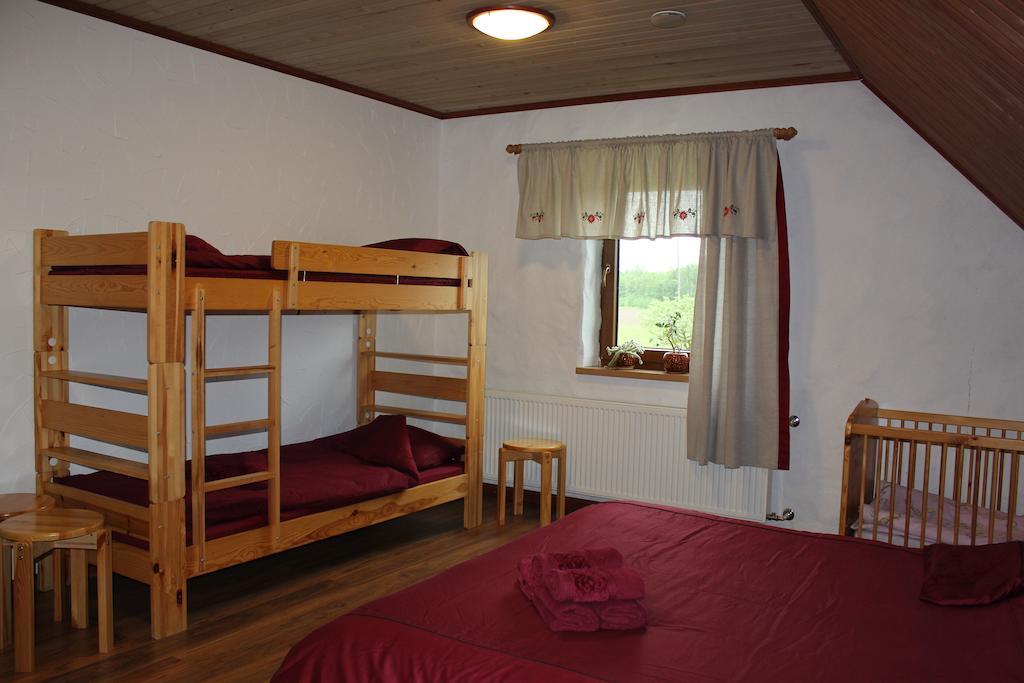 Krapi Guesthouse Treimani Pokoj fotografie