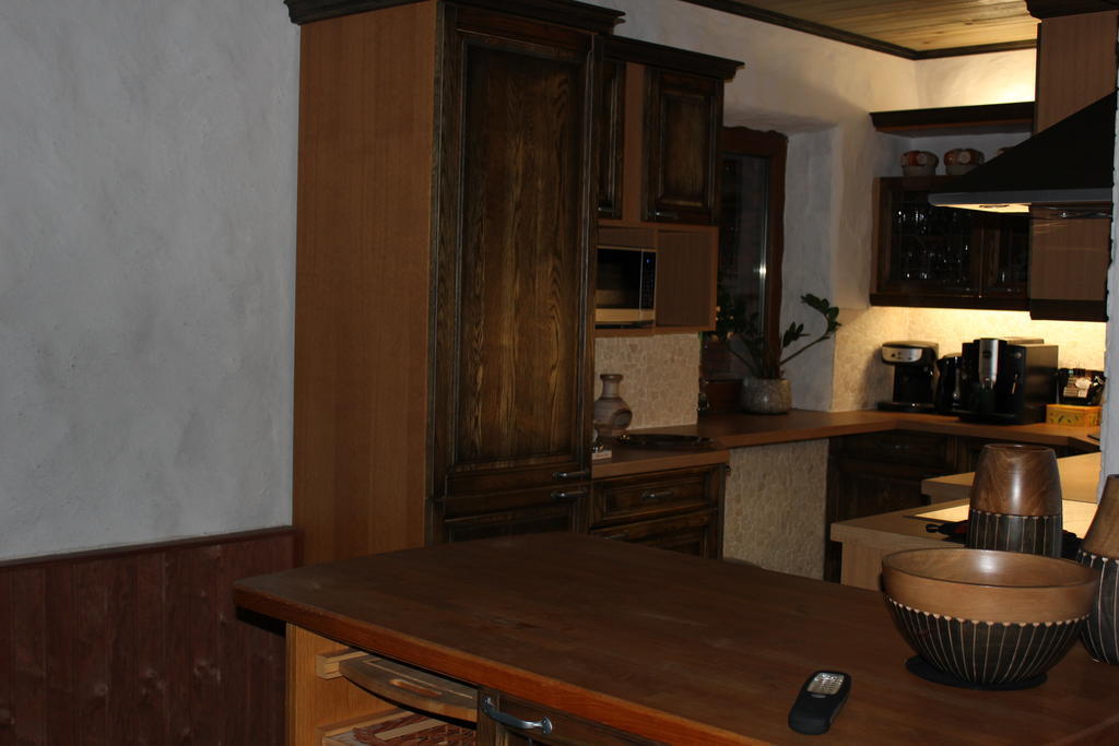 Krapi Guesthouse Treimani Pokoj fotografie