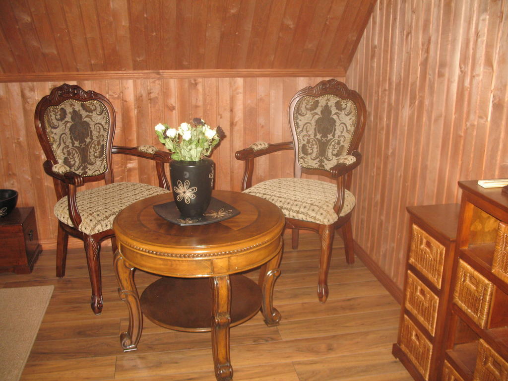 Krapi Guesthouse Treimani Pokoj fotografie