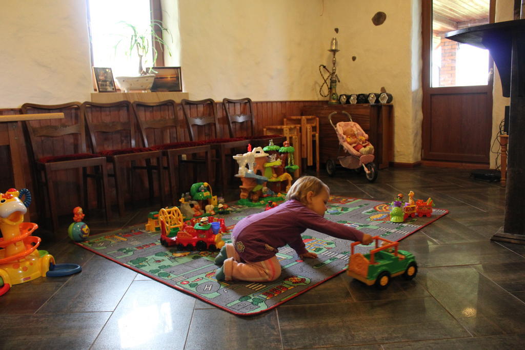 Krapi Guesthouse Treimani Pokoj fotografie