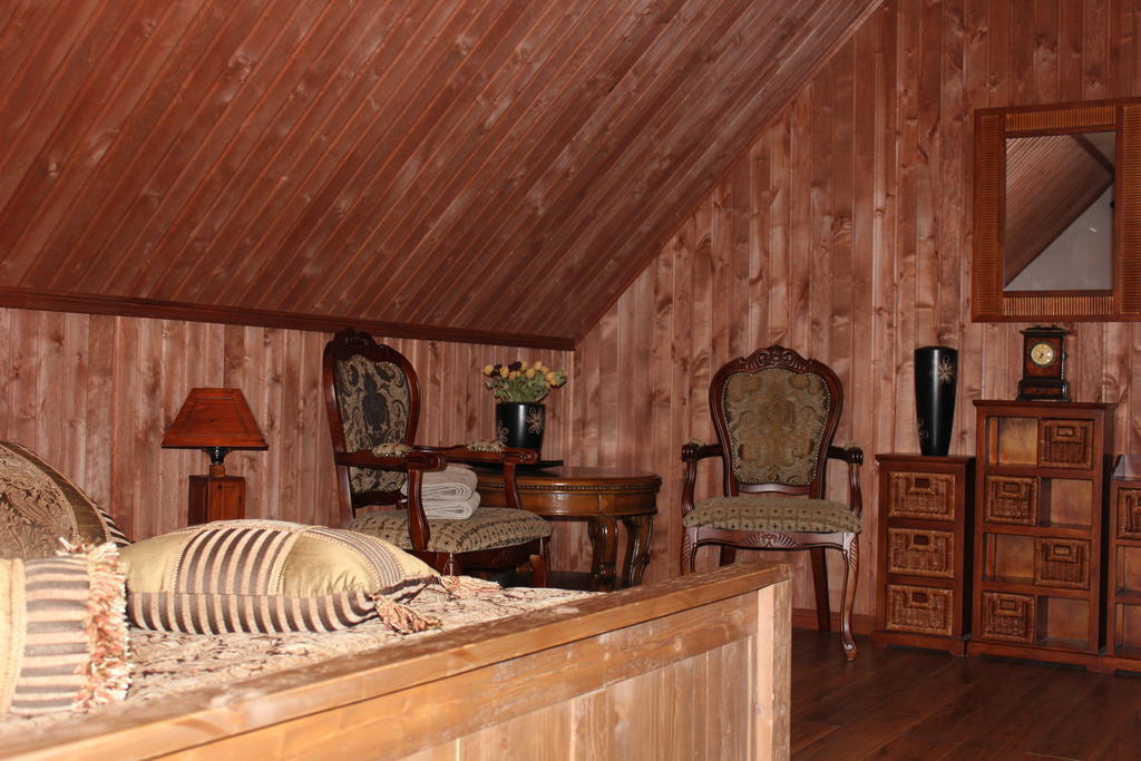 Krapi Guesthouse Treimani Pokoj fotografie