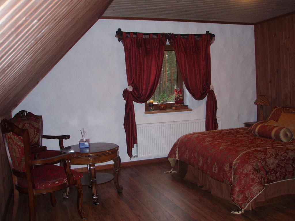 Krapi Guesthouse Treimani Pokoj fotografie