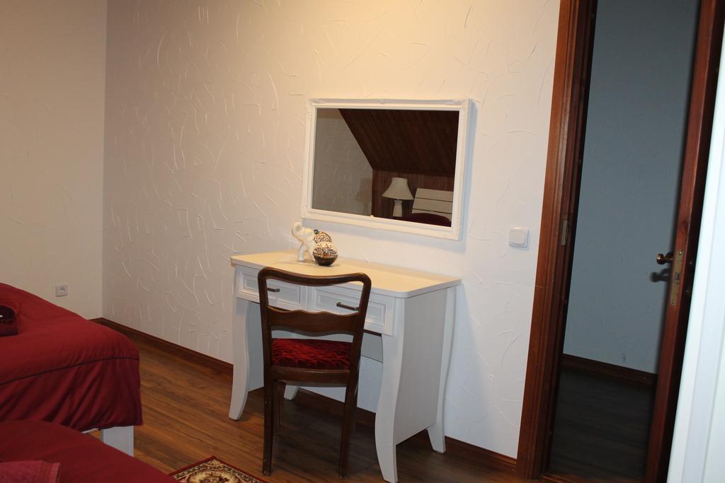 Krapi Guesthouse Treimani Exteriér fotografie