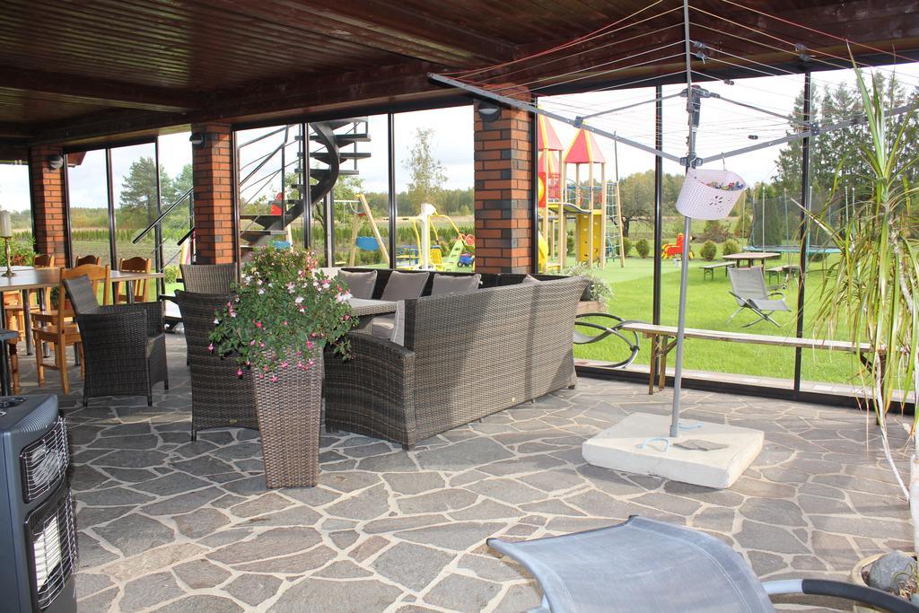 Krapi Guesthouse Treimani Exteriér fotografie
