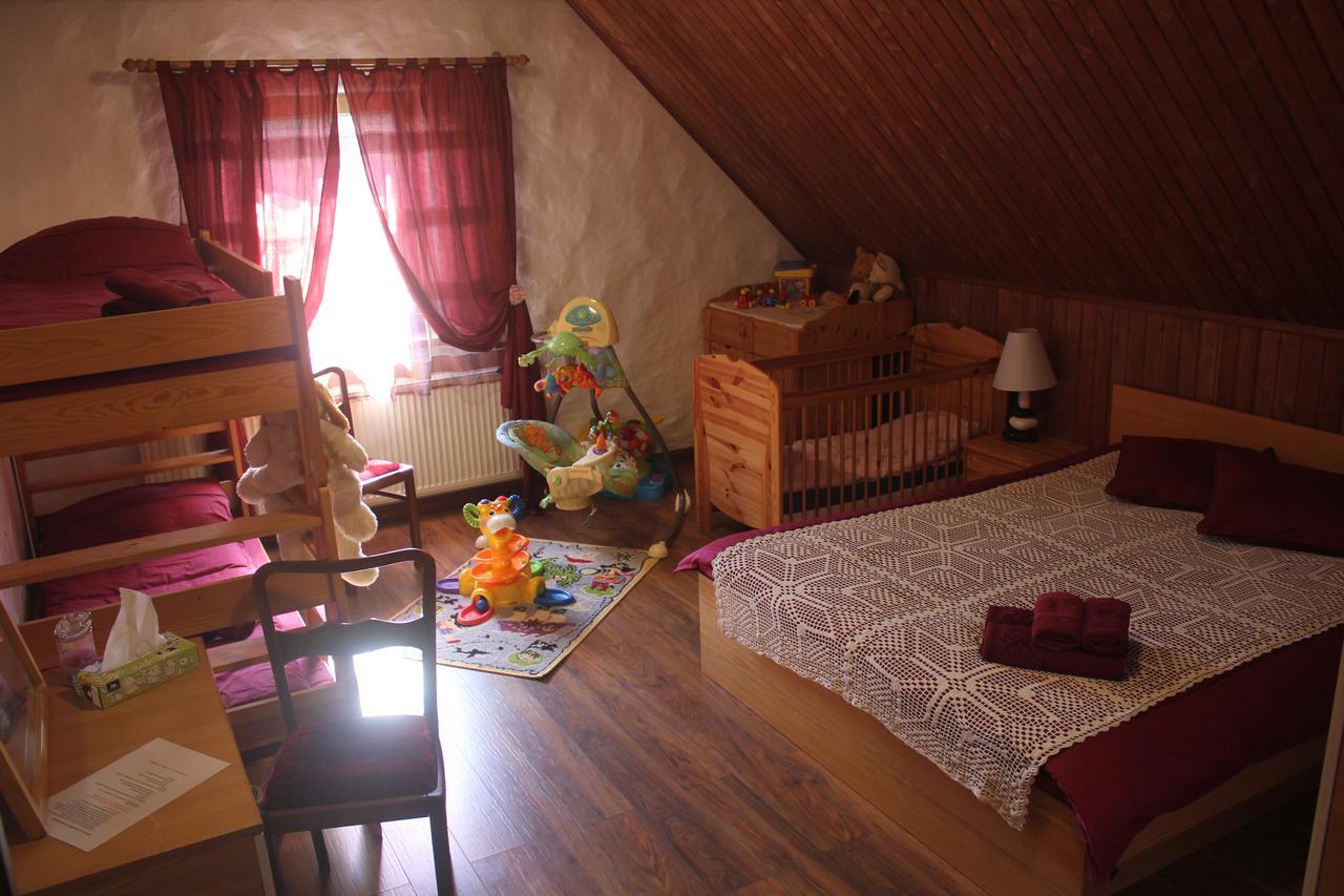 Krapi Guesthouse Treimani Exteriér fotografie